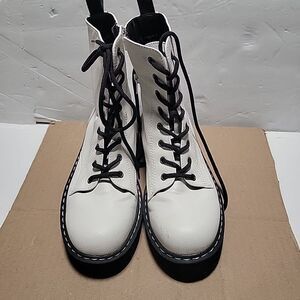 Sincerely Jules Harley Lace Up Combat Boots White Faux Leather Size 10M NWOB